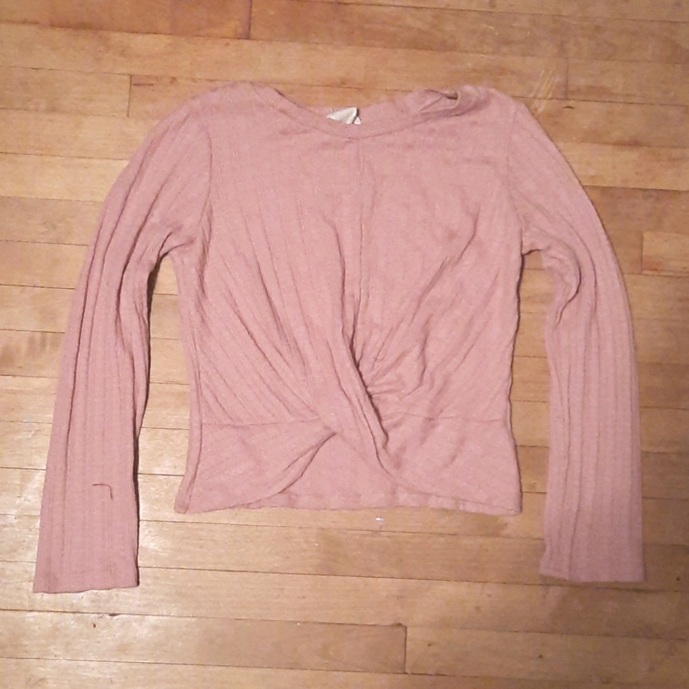 Slightly cropped long sleeved pink ardene top